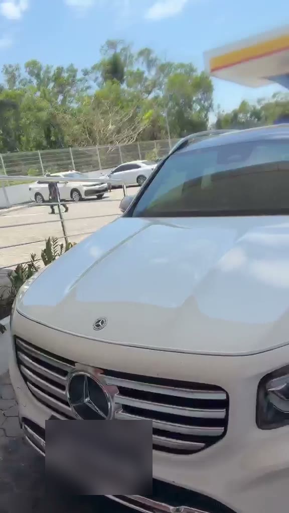 A Mercedes zero quilômetro do José Nildo